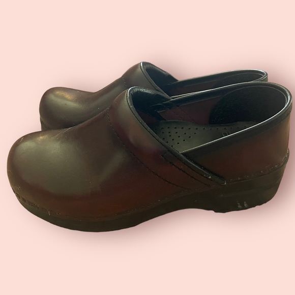 Dansko Professional Leather Maroon Burgundy Slip On Clogs 6​ - Picture 3 of 8